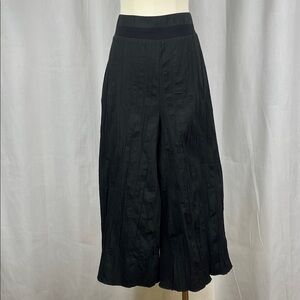 Ozai N Ku Womens Pleated Lounge Pants Small Black Pull-On High Rise Cropped.